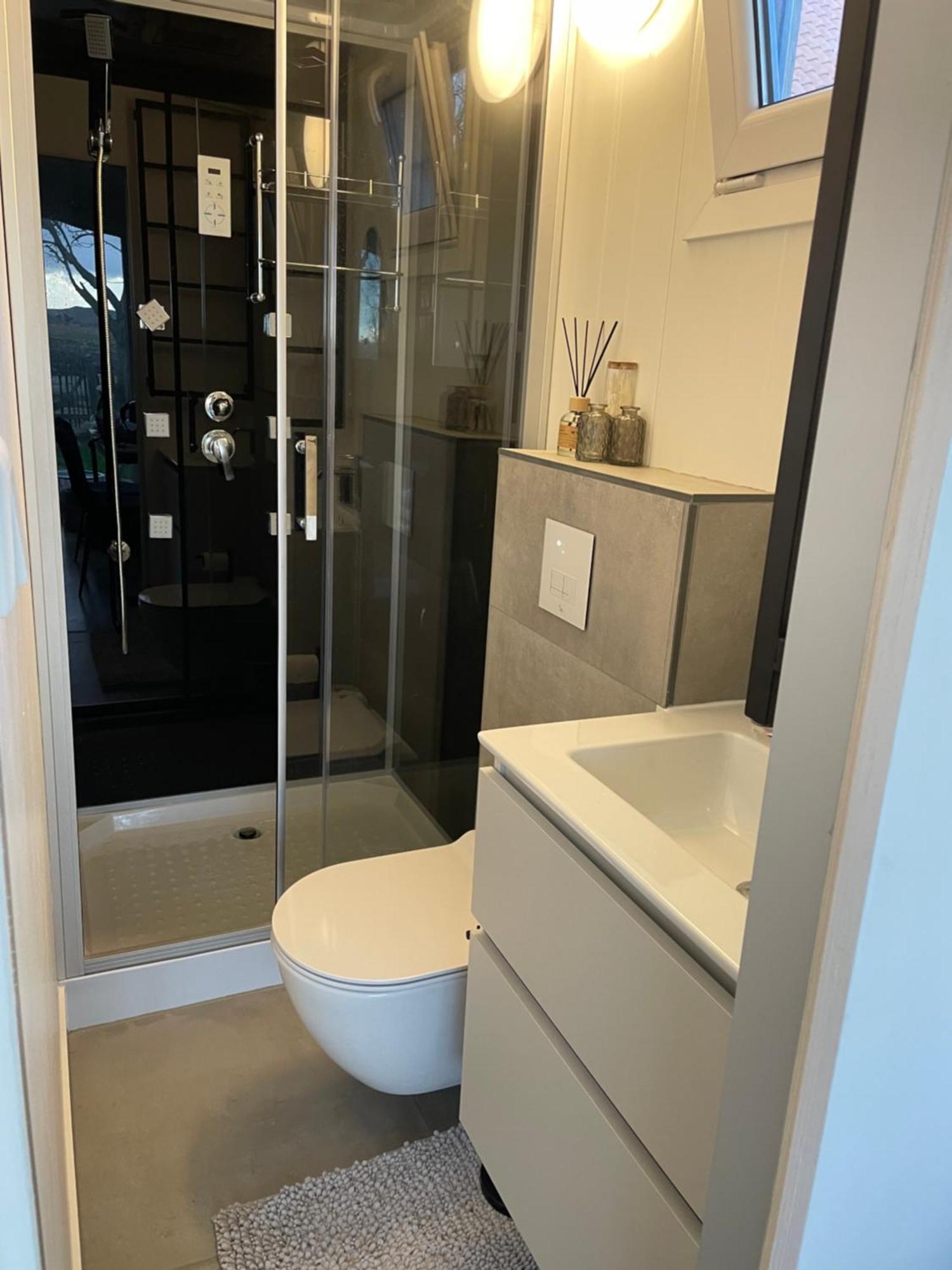 Luxe Tiny House Incl Jacuzzi En Strandhuisje In Zomerseizoen Meliskerke Εξωτερικό φωτογραφία